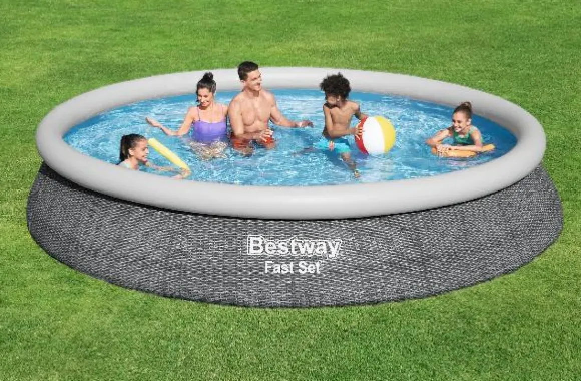 Bestway Opblaaszwembad Fast Set Rond Rotan Met Filterpomp O366X76Cm
