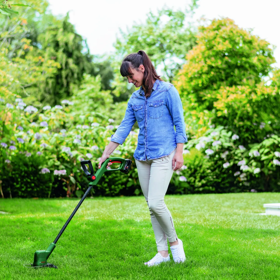 Bosch Grastrimmer Easygrasscut 18V-26 18V 2,5Ah Li-Ion + Lader