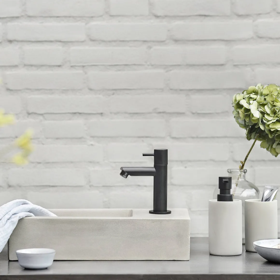 Differnz Fonteinkraan Mix&Match Recht Zwart Mat