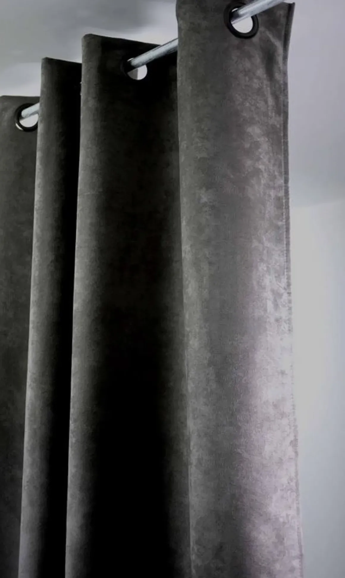 Gordijn Sweet Suede Verduisterend Antraciet Ringen 145 X 260 Cm