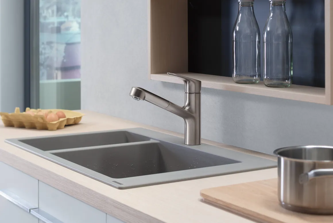 Hansgrohe Keukenmengkraan Focus M43 200 Met Uittrekbare Handdouche Metaal Geborsteld