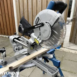 Hyundai Verstek- En Afkortzaag + Accessoires Radiaal 1500W