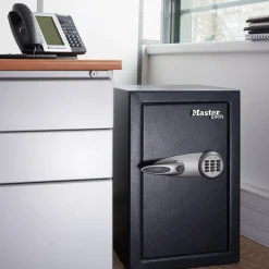 Master Lock - Grote Kluis Met Hoge Veiligheid En Digitale Combinatie - Formaat L
